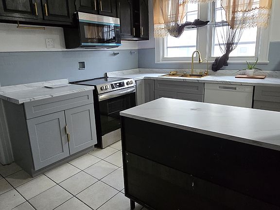 4th image of 170 Spring St Floor 1