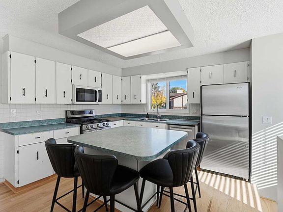 5th image of 25 Clark Cres