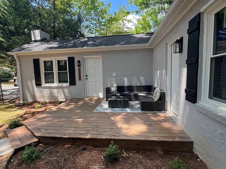 1237 Millerwood Dr — Photo 29