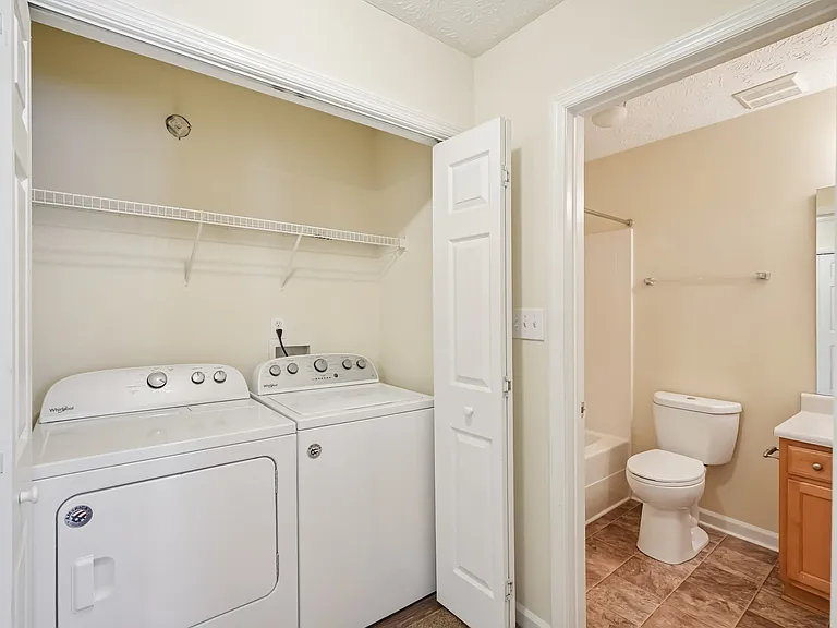 Morganton Arms Apartments — Photo 27
