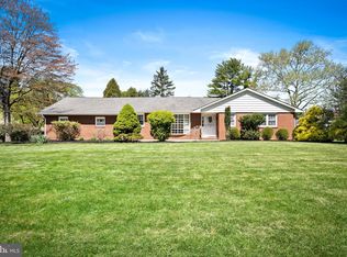 38 Mountain View Rd, Ewing, NJ 08628