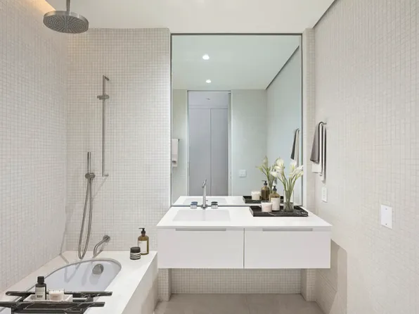 251 West 14th Street image 9 of 13