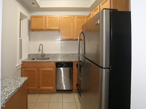 3rd image of 7451 N Greenview Ave APT Ig213