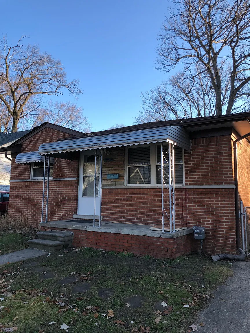 250 Flowerdale St photo 1