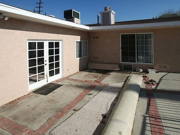2nd image of 22322 Vanowen St