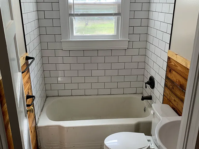 102 Lee St — Photo 5