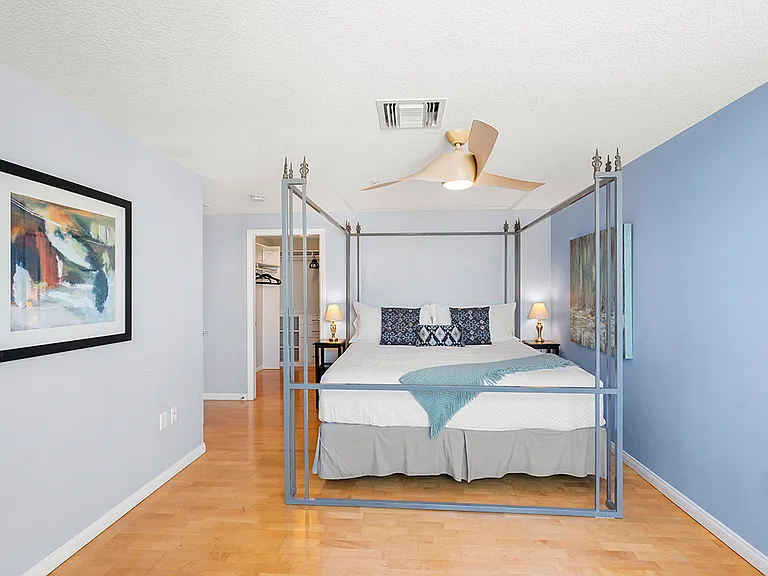 510 1st Ave #1502 — Photo 30