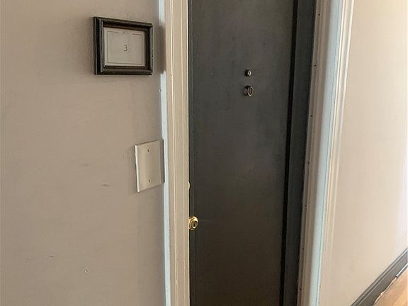 2nd image of 1145 S New Hampshire Ave APT 3