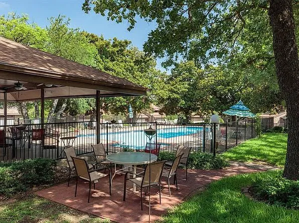 742 Oakwood Trl, Fort Worth, TX 76112