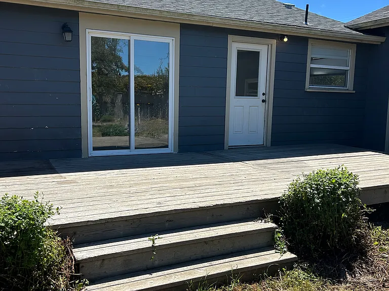 Alliance Rd — Photo 21