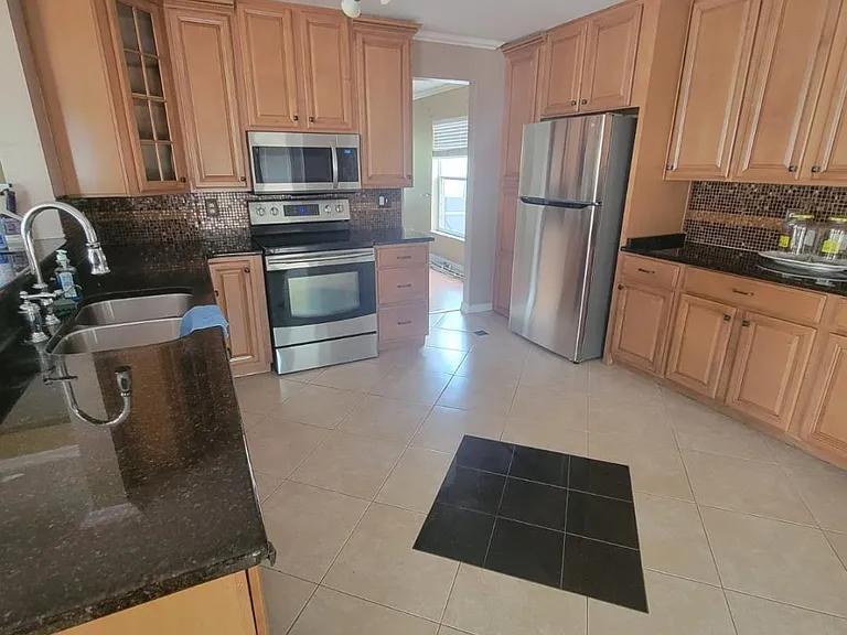 527 Windrose Dr — Photo 7