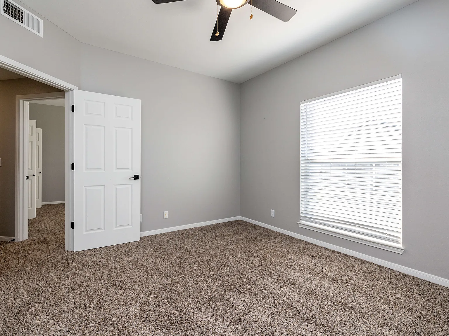 Centennial Park Apartments — Photo 3
