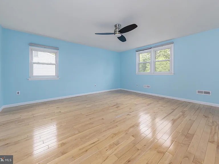 1960 Cardinal Lake Dr — Photo 16
