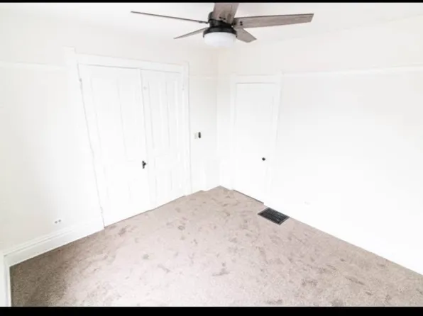 3 N Liberty St, Elgin, IL 60120