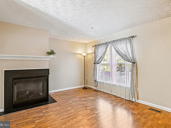 2nd image of 123 Foxbay Ln