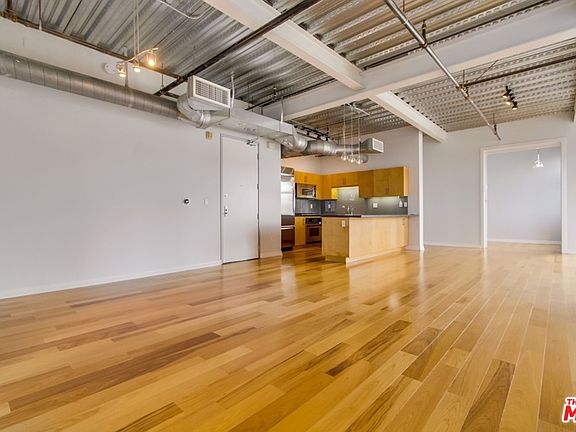 4th image of 330 W 11th St APT 602