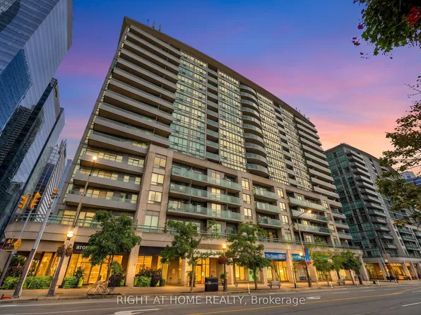 51 Lower Simcoe St, Toronto, ON