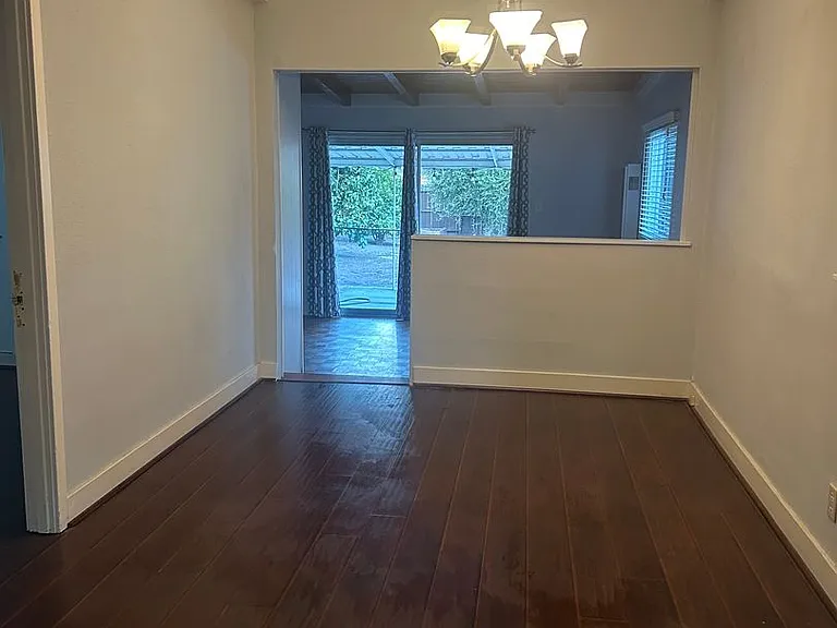 922 S Patton Ave — Photo 4