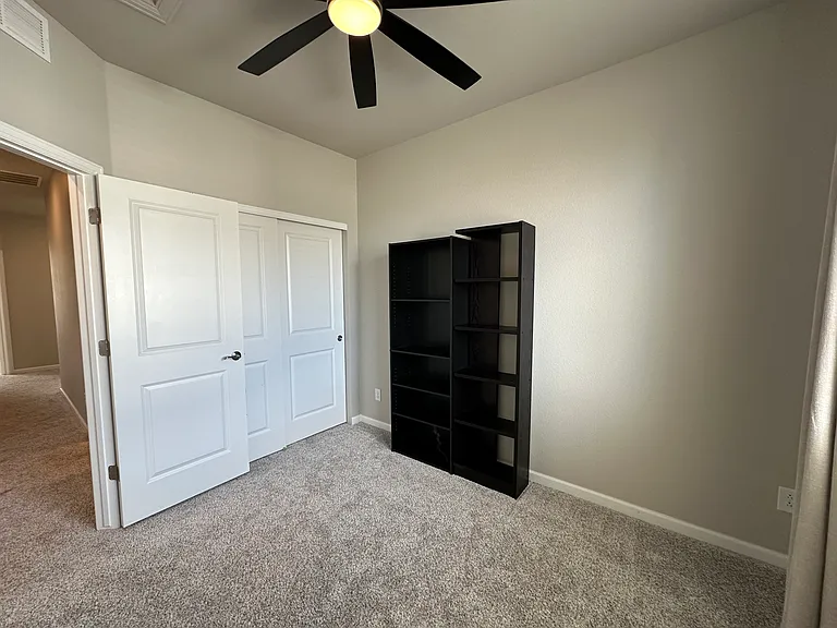 457 Millwall Cir — Photo 33