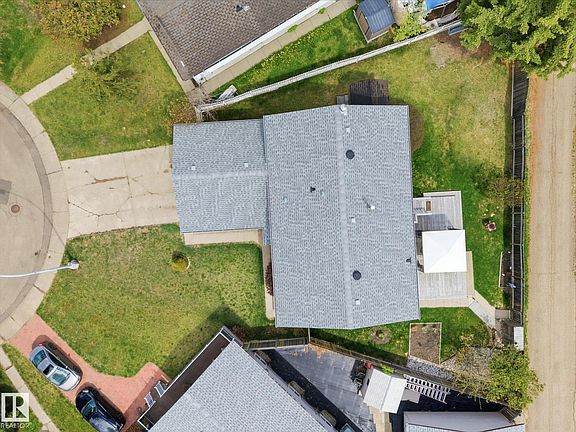 3rd image of 886 Knottwood Rd S