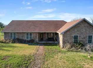 450 Spring Hill Ln, Cobden, IL 62920