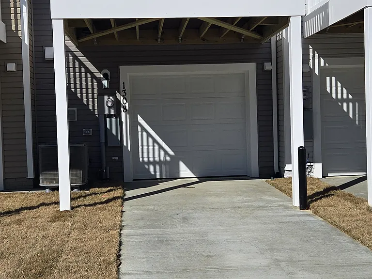 1308 Cedar Valley Rd — Photo 21
