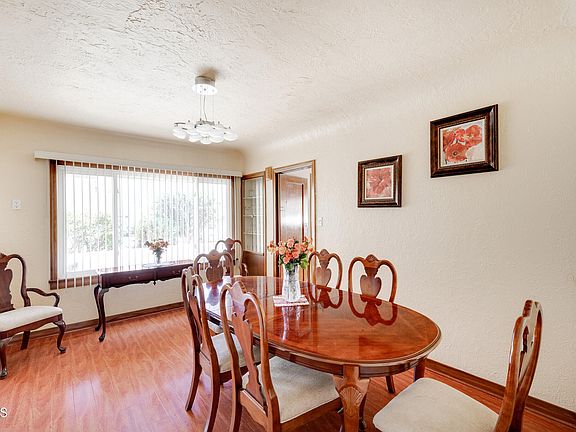 5th image of 812 Arden Ave