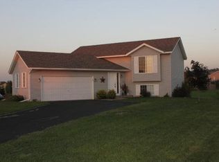 821 S Maple St, Belle Plaine, MN 56011