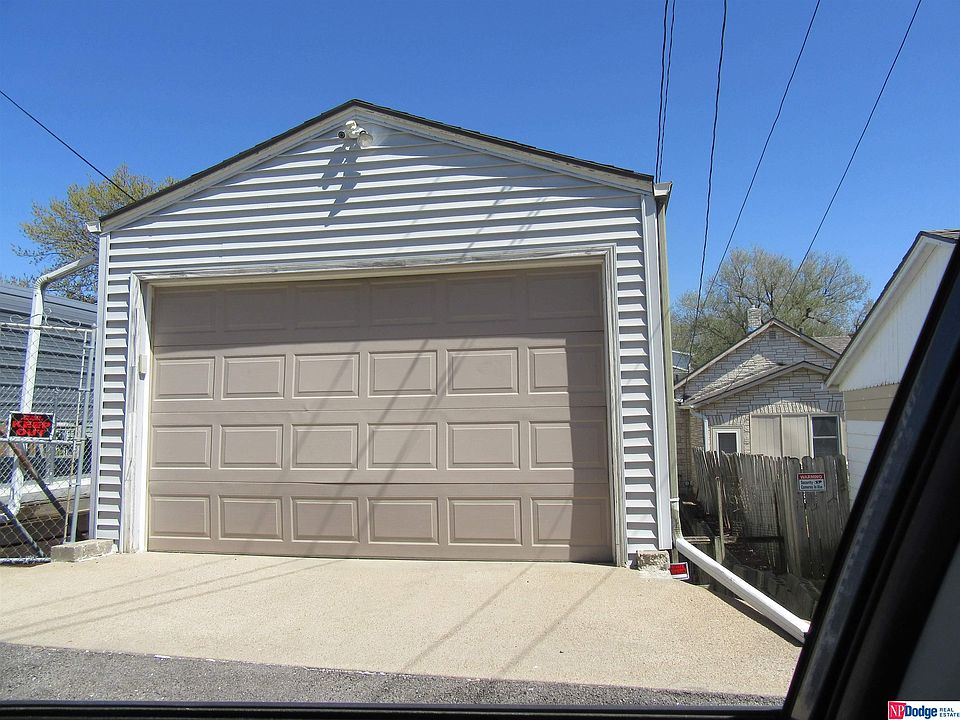 2nd image of 2526 S 12th St