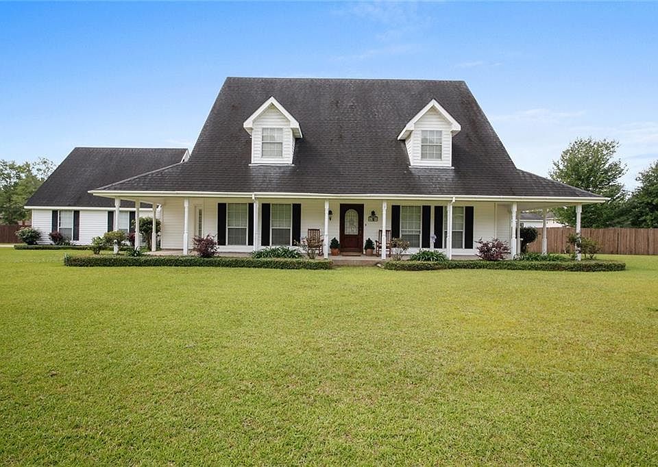 1st image of 6131 Pin Oak Dr