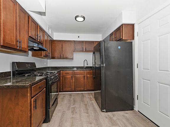 2nd image of 8030 S Yates Blvd APT 1W