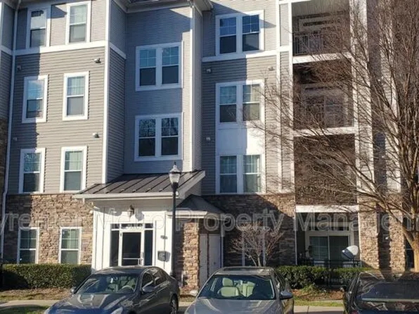 1321A Karen Blvd Unit 203, Capitol Heights, MD 20743