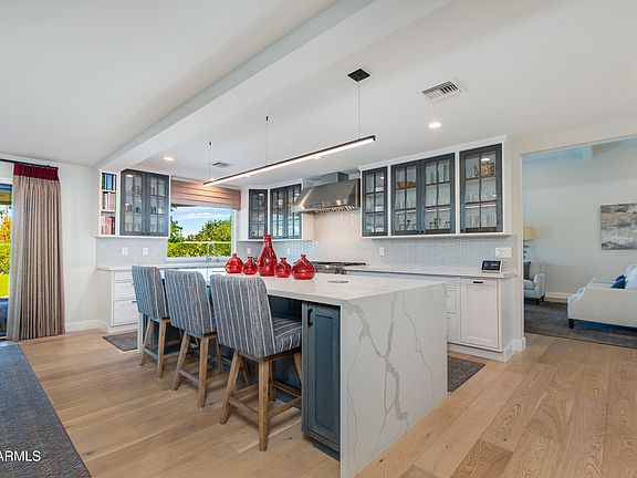 3rd image of 2409 E SOLANO Drive