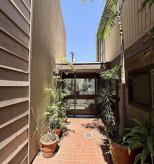853 Larrabee St #6 — Photo 7