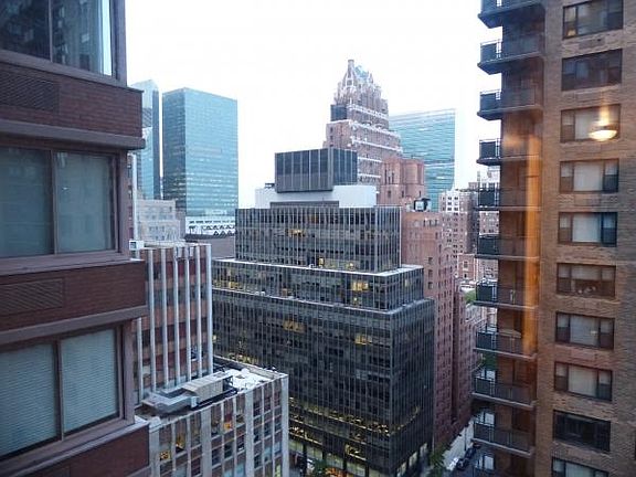 5th image of 235 E 40th St #23II