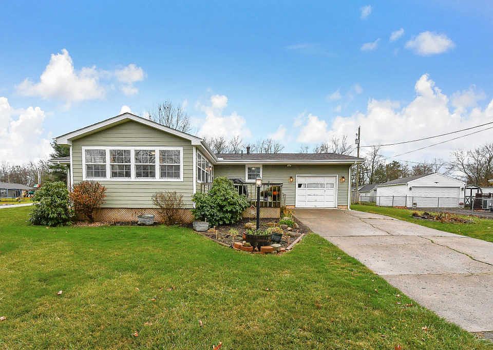 1st image of 5553 Orchid Dr NE