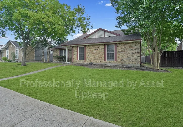 1306 Clearview Dr — Photo 2