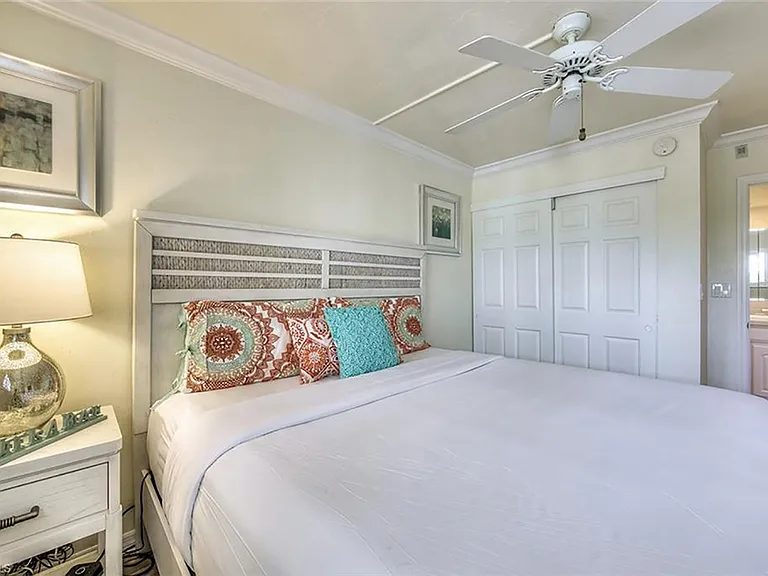 King Size Bedroom Washer and Dryer inside closet