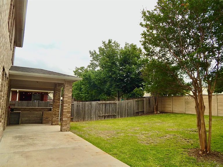 1110 Willowbrook Dr — Photo 22