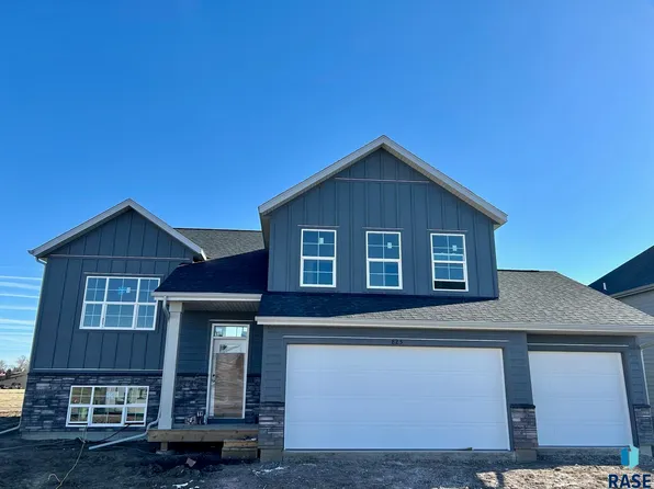 825 Estate St, Harrisburg, SD 57032