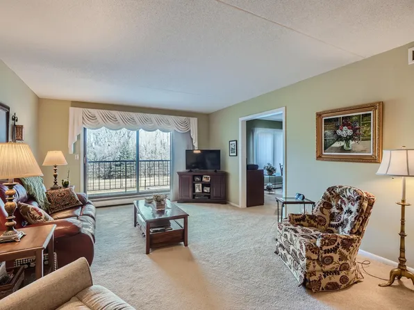 2465 Londin Ln E APT 208, Maplewood, MN 55119