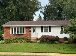 604 Yeonas Dr SW, Vienna, VA 22180