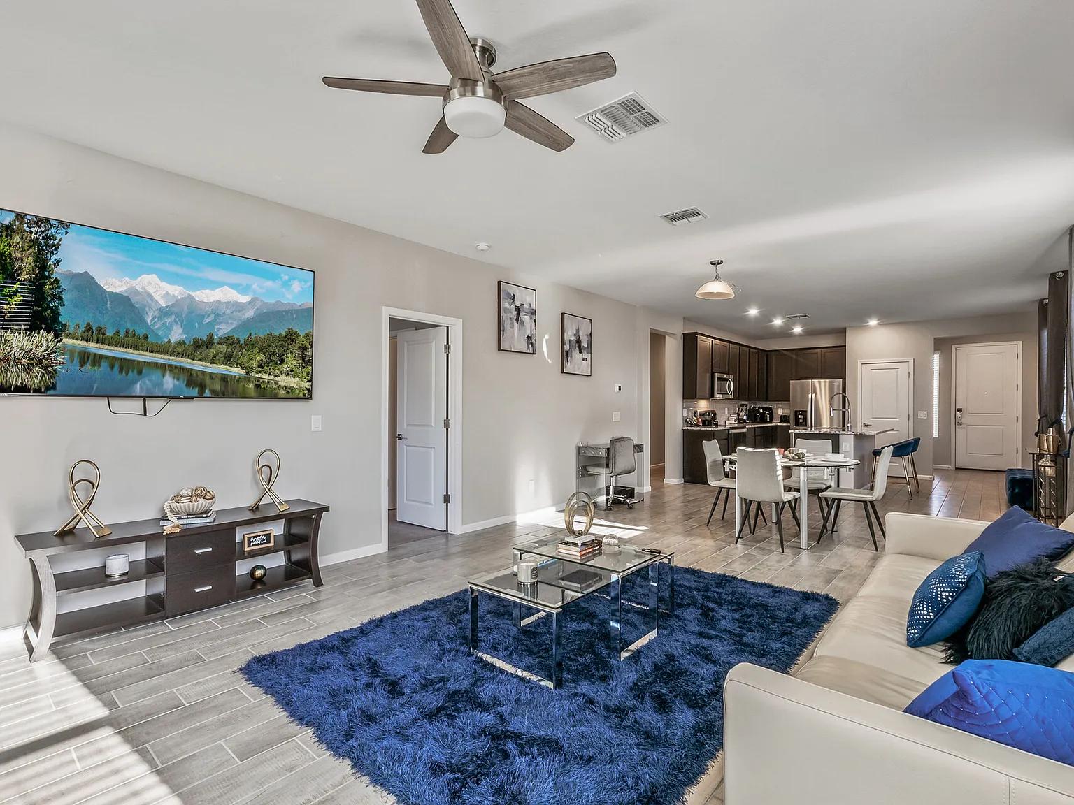 17352 W Paraiso Ln — Photo 2