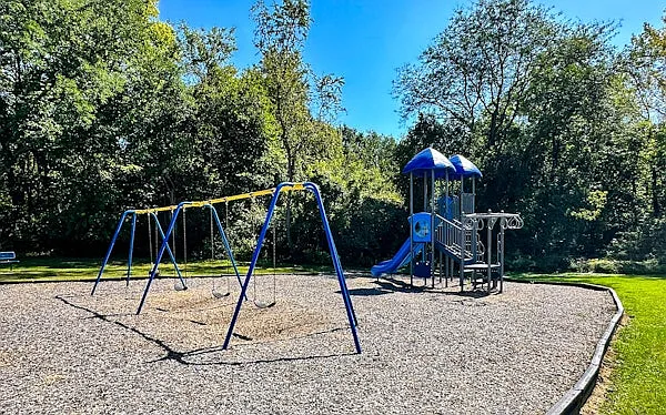Northbrook — Photo 4