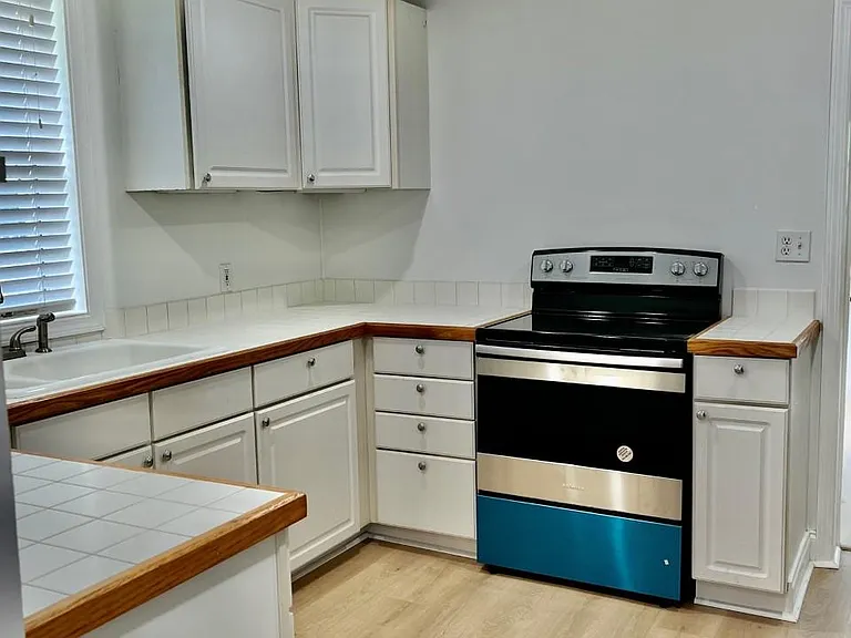 534 Lafayette St — Photo 7