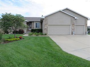 2102 S Rogers Cir, Wichita, KS 67235