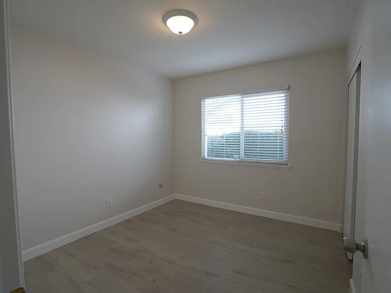 18637 Stare St — Photo 14