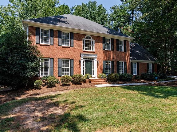 3rd image of 4075 Graham Way SW