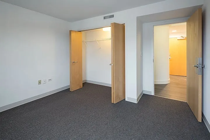 1400 E. 57th Street — Photo 29