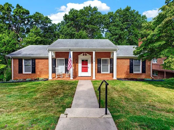 1215 Pinehurst Rd, Staunton, VA 24401